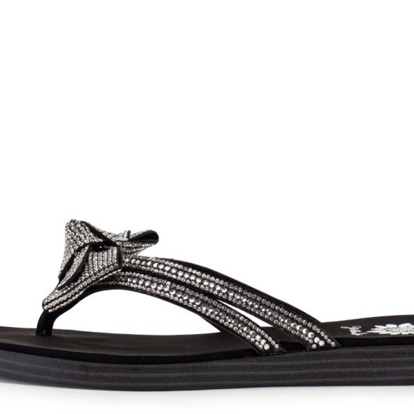 Yellow Box Latest Elegant Black Sandals with Rhinestone Bow - Picture 4 of 4